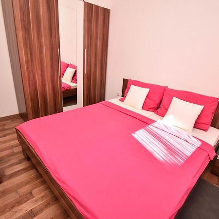 Apartmani Lukic Vir Eksteriør bilde